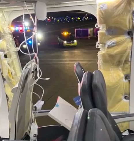 波音就737-9客机舱门脱落事故发声明：深表遗憾，同意立即检查同款机型