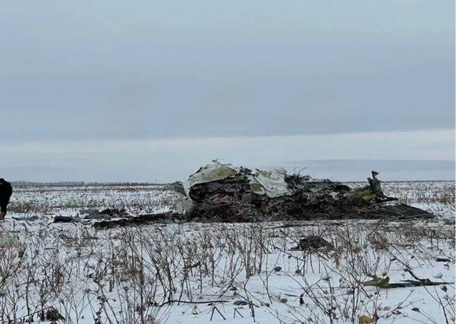 一架伊尔-76运输机在俄罗斯伊万诺沃地区坠毁