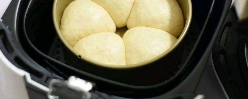 空气炸锅做面包的方法和步骤（空气炸锅做蛋糕最简单的方法教程）